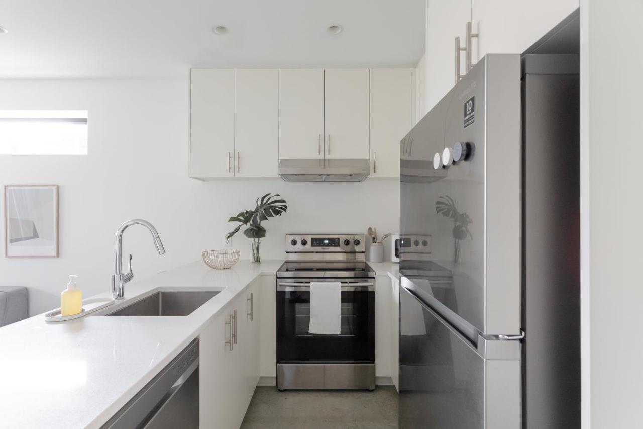 Welcome To Kinn Apartment - Lovely One Bedroom Vancouver Exterior photo